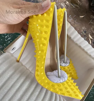 קוצים מסמרות עקבים גבוהים נשים משאבות Muticolors אופנה Stiletto עקב מחודד בוהן עם נעלי העור משרד ליידי מסיבת חתונה נעליים